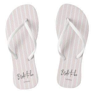Tongs La fête du pyjama frappe une mariée chic pour être