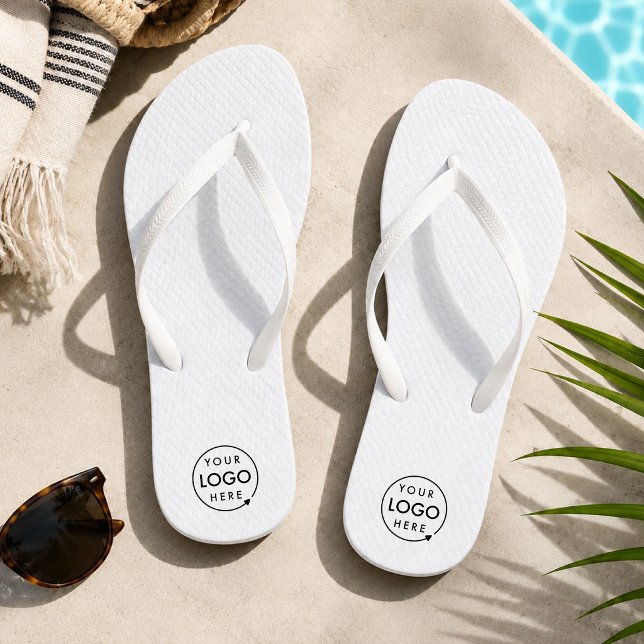 Tongs Logo | Chaussures de plage de piscine pour e (Custom logo white flip flops for business pool days, beach promos, and resort guest gifts.)