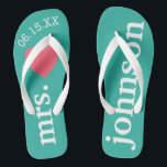 Tongs M. et Mme Lune de miel personnalisée avec coeur<br><div class="desc">Un design parfait pour un mariage à la plage ou pour une lune de miel. Remplacez la Mme par M. pour faire une paire de coordination.</div>