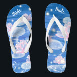 Tongs Magnifique Lotus Nénuphar Bleu Blanc Mariage Marié<br><div class="desc">Avec d'élégantes fleurs de lotus parsemées d'étoiles sur l'arrière - plan bleu, ces flip flops sont une jolie idée bleue pour votre mariage. Ils ajouteront certainement une dose élégante de glamour à votre jour de mariage, de fête de bachelorette, ou autre célébration. customisez-le avec votre libellé en utilisant les champs...</div>