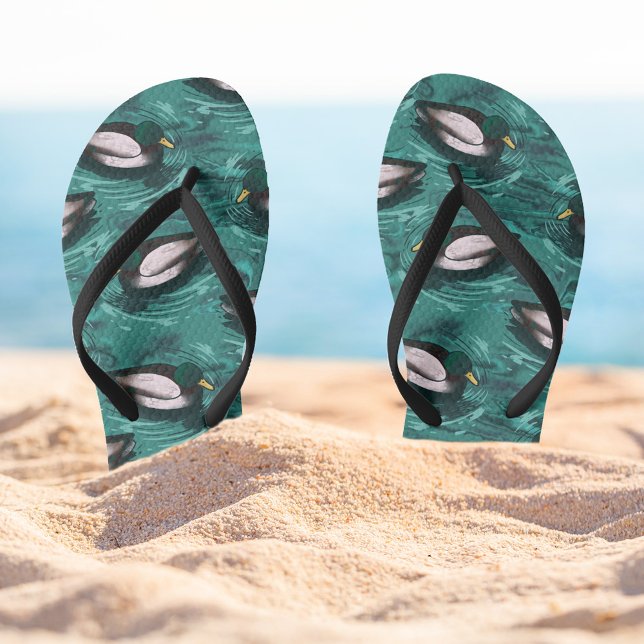 Tongs Mallards La baignade dans le Motif aquatique (Mallards in the water pattern flip-flops)