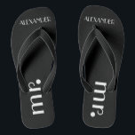 Tongs Mariage de salles officielles personnalisé<br><div class="desc">Un joli ajout à votre plage ou à votre mariage au bord de la piscine! Les tongs noirs avec le mot "Mr" et le nom des mariés sont personnalisés. Pour voir les tongs de mariées assorties - S'il vous plaît visitez mon magasin "La princesse hongroise" à www.zazzle.com/hungaricanprincess*. Regardez dans ma...</div>