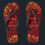 Tongs Mère de la chambre de Bourgogne foncée & Liège dor<br><div class="desc">Les tongs de feuillage Mother of the Groom Dark Burgundy & Gold Foliage ont un arrière - plan bordeaux foncé qui est orné d'un motif de verdure fleurie dorée complexe et d'une typographie moderne personnalisable. La combinaison du riche bordeaux et de l'or chatoyant crée une esthétique élégante et luxueuse. C'est...</div>