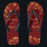 Tongs Mère de la mariée Bourgogne foncée et liage d'or<br><div class="desc">Ces flip flops de la Mère de la Mariée de Bourgogne foncée et de feuillage doré ont un arrière - plan bordeaux foncé qui est orné d'un motif de verdure fleurie dorée complexe et de typographie moderne personnalisable. La combinaison du riche bordeaux et de l'or chatoyant crée une esthétique élégante...</div>