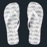 Tongs Mme Femme Marié Ses Hers Nouvelles Maisons<br><div class="desc">M. et Mme Husband Femme Ses Hers Newly Weds sur un ensemble personnalisé de tongs à porter ou à partager. Les motifs de broderie que vous pouvez facilement personnaliser sont disponibles dans une sélection d'options de couleurs populaires. Utilisez le lien "Demandez à ce concepteur" pour nous contacter avec vos demandes...</div>