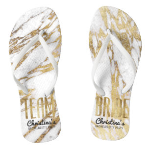 Tongs Or chic et jeune mariée de marbre blanche