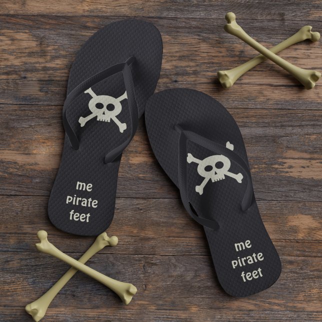 Tongs Pirate Skull et Crossbones Jolly roger amusant (☠️ Set sail for adventure on a pair of these skull and crossbones flip flops ☠️)