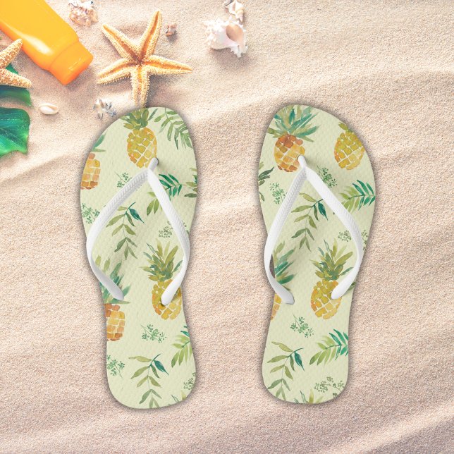 Tongs Plage tropicale d'ananas jaune (Watercolor Pineapple Flip Flops)