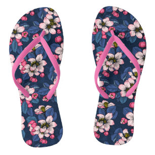Tongs Pomme fleurit sur un bleu foncé
