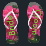 Tongs Rose de la chambre de mariée Géranium Flip Flops<br><div class="desc">Joli Rose Geranium Les tongs à fleurs roses pour femmes pour le couple marié. Avec le libellé dans une belle couleur verte, la chambre de mariée et la date du mariage (PERSONNALISER avec votre Mariage DATE, ou supprimer le texte). Idéal pour votre lune de miel ou votre mariage de destination...</div>