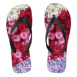 Tongs Roses rouges et roses avec gypsophile colorée
