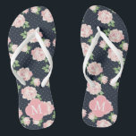 Tongs Roses Vintages rose et bleu Monogramme<br><div class="desc">Monogramme rétro et chic de roses vintages et de motifs pois.</div>