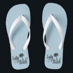 Tongs Salty Beach Drôle été<br><div class="desc">Cette conception a été créée par art numérique. Elle peut être personnalisée en cliquant sur le bouton personnaliser et en modifiant la couleur, en ajoutant un nom, des initiales ou vos mots préférés. Contactez-moi à l'adresse colorflowcreations@gmail.com si vous souhaitez que ce design soit disponible sur un autre produit. Achetez ma...</div>