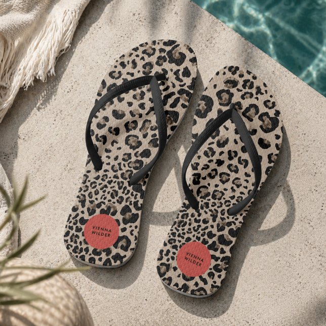 Tongs Sandales à Imprimé Léopard | Sandales de Plage Élé (Fashionable flip flops that blend bold animal print with a polished personalized touch.)