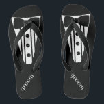 Tongs Tuxedo Flip Flops | Mariage de plage de Grooms<br><div class="desc">La touche parfaite à votre plage de destination ou mariage au bord de la piscine. Tongs noirs avec tuxedo formel noir et blanc, chemise blanche et image de cravate arc noir. Votre marié se mariera avec style avec ces "Tuxedo Flip-Flops formels" à la mode Ajouter un style de robe mariage...</div>