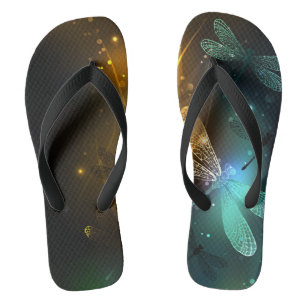 Tongs Vol de libellule verte lumineuse