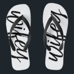 Tongs Wifey - Whimsical Black Calligraphy pour la mariée<br><div class="desc">Ce design présente la couleur noire. Un style de type fantaisie avec une touche mod et chic. Vous pouvez ajouter la date ou l'année anniversaire - ou supprimer la police supplémentaire.</div>