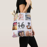 Tote Bag 16e anniversaire sur mesure photo collage fille bl<br><div class="desc">Un cadeau unique pour une fille de Sweet 16, 16e anniversaire, célébrant sa vie avec un collage de 8 de vos propres photos, photos. Personnalisez et ajoutez son nom, 16 ans et une date. Un arrière - plan blanc chic. Lettres et chiffres gris et noirs. Le nom est écrit avec...</div>