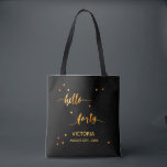 Tote Bag 40e anniversaire noir or bonjour 40 nom script<br><div class="desc">Élégant et moderne pour une fille de 40e anniversaire. Dessin noir chic et texte faux or écrit avec un script de style à la main tendance : bonjour quarante. Avec des points dorés comme décor. Modèles pour un nom et une date,  lettre d'or.</div>