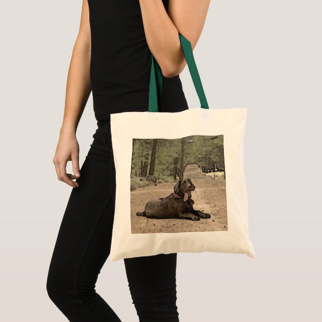 Tote Bag Alerte Labrador chocolat sur un sentier forestier (Devant (produit))
