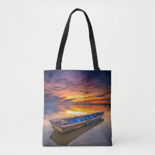 Tote Bag Bateau de pêche à la plage du lever de soleil