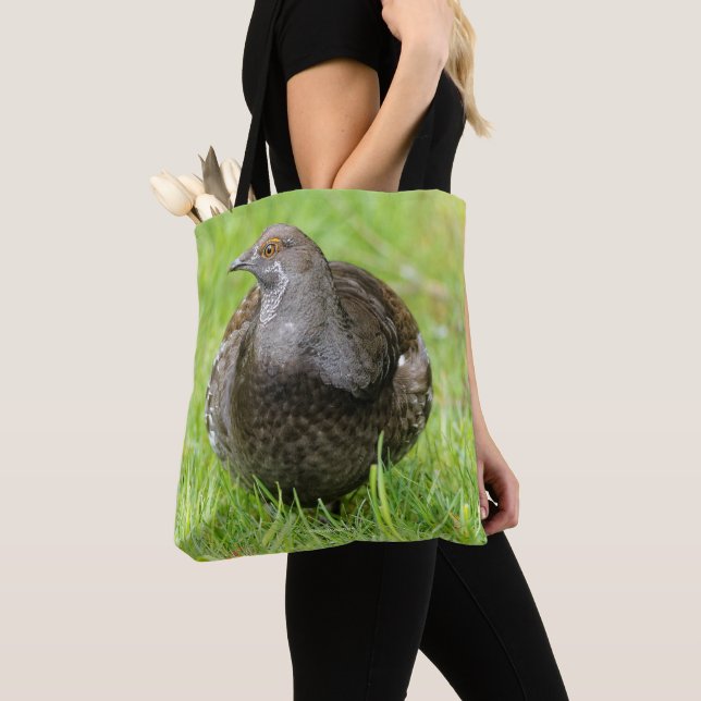 Tote Bag Beau Tétras de Sooty dans l'herbe (De près)