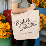 Tote Bag Besties Script moderne Gold Heart Noms personnalis<br><div class="desc">Ce sac fourre-tout moderne avec un design de calligraphie décontracté chic minimaliste lisant Besties Forever ainsi que vos noms personnalisés dispose de lignes propres pour créer un aspect élégant et sophistiqué. Le style sobre et le petit détail imprimé du coeur d'or ajoutent une touche de sophistication à ce cadeau parfait...</div>