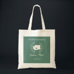 Tote Bag Bienvenue à Washington Destination Wedding<br><div class="desc">Bienvenue dans votre mariage d'Etat avec sacs fourre-tout personnalisés. La conception comprend une carte d'état avec une couronne et du texte personnalisable. La couleur arrière - plan peut être customisée à n'importe quelle couleur désirée pour correspondre à votre thème mariage. Personnalisez avec la ville d'état ou l'emplacement souhaité.</div>