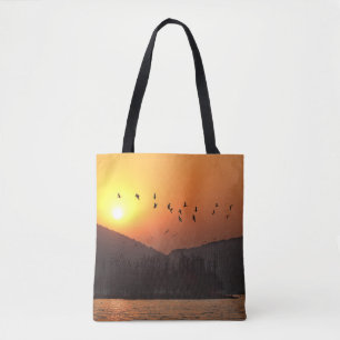 Tote Bag Birds Flying dans le lac Est de Sunset Sky
