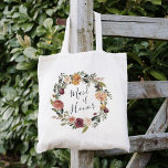 Tote Bag Bloom rustique | Maid of Honor<br><div class="desc">L'élégante et rustique fête de la mariée fourre-tout présente une couronne florale d'aquarelle de roses,  de pivoines et de mamans dans des teintes d'automne riches,  avec "bonne d'honneur" inscrit à l'intérieur en écriture manuscrite. Conçu pour correspondre à notre collection Rustic Bloom.</div>