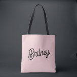 Tote Bag Blush Moderne Poussiéreux Monogramme et Nom<br><div class="desc">L'oreiller jeté Blush Moderne Poussiéreux Monogramme et Nom allie un style contemporain à un charme personnalisé. Cet oreiller jeté présente une couleur rose poussiéreux raffinée, complétée par un monogramme personnalisé et un nom dans un script élégant. C'est un ajout parfait à tout espace de vie, ajoutant à la fois confort...</div>