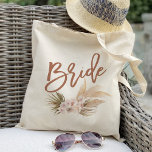 Tote Bag Boho Pampas Mariée Florale<br><div class="desc">Découvrez plus de 400 styles populaires de sacs fourre-tout mariages de la collection "Sacs fourre-tout Mariages" de notre boutique ! Cliquez sur "Edit Design" pour customiser plus loin. Vous pouvez changer la taille de police, la couleur de police et plus ! sacs fourre-tout mariages, sacs fourre-tout mariage, sacs fourre-tout rustiques,...</div>