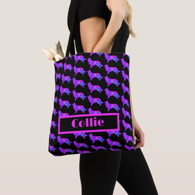 Tote Bag Bordure Collie Chien rose bleu silhouette Monogram (De près)