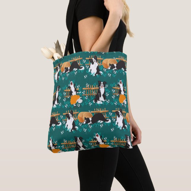 Tote Bag Bordure Collie jouer avec les moutons (De près)