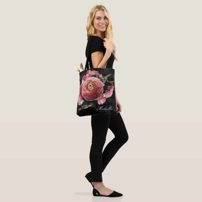 Tote Bag Bouquet floral rose romantique sur noir (Sur le modèle)