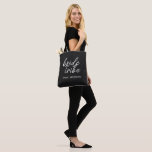 Tote Bag Bride Tribe | Demoiselle d'honneur de mariage de d<br><div class="desc">Sac simple, moderne et élégant "Bride Tribe" avec police d'écriture en noir et blanc dans un style tendance. Les noms peuvent être personnalisés avec les noms de votre cortège de mariée. Vous pouvez l'utiliser pour la mariée, les demoiselles d'honneur, les filles des fleurs ou la mère de la mariée. Les...</div>