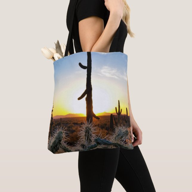 Tote Bag Cactus Saguaro Géant Au Coucher Du Soleil Dans Le  (De près)