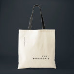 Tote Bag Cadeau moderne minimal de demoiselle d'honneur de<br><div class="desc">Donnez à votre demoiselle d'honneur un cadeau fait sur commande qu'ils aimeront ! Ce sac fourre-tout comporte un audacieux mais minimal lissez la conception. Customisez chaque sac avec les noms de votre demoiselle d'honneur. Ne manquez pas la collection assortie de mariage "de typographie chic moderne" dans le cher beau vous...</div>