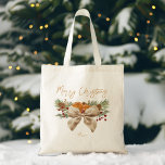 Tote Bag Cadeaux de Noël rustiques pins coquette arc baies<br><div class="desc">Pins de Noël rustique bow baies nom personnalisé sac fourre-tout cadeaux de Noël pour ses cadeaux de Noël idées,  aquarelle pins rouge baies arc sec agrumes simples sacs fourre-tout de Noël,  coquette bow sacs fourre-tout</div>