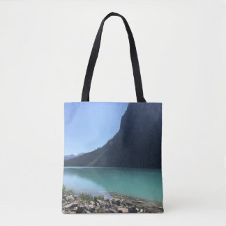 TOTE BAG CANOES MULTICOLORES MOUILLÉS DANS UN QUAI AU LAC