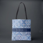 Tote Bag Carreaux méditerranéens, Portugais, Azulejo, Votre<br><div class="desc">Motif élégante,  élégante et raffinée avec carrelage méditerranéen bleu et blanc. Un cadeau moderne et tendance,  parfait pour les amoureux de l'Azulejo dans votre vie. Personnalisez en ajoutant votre nom,  votre pseudonyme,  votre monogramme ou vos initiales.</div>