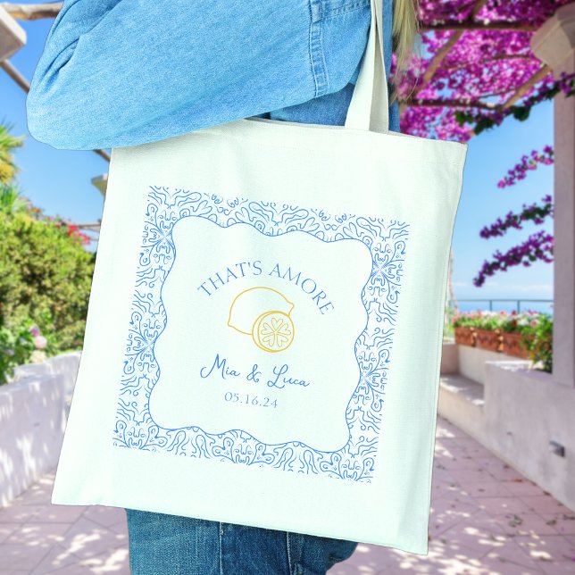 Tote Bag C'est un Mariage de la côte amalfitaine plus perso (Add a playful touch to your wedding favors with this 'That's Amore' lemon-themed personalized tote.)