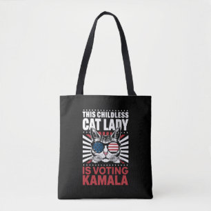 Tote Bag Cette dame au chat sans enfant vote Kamala 2024