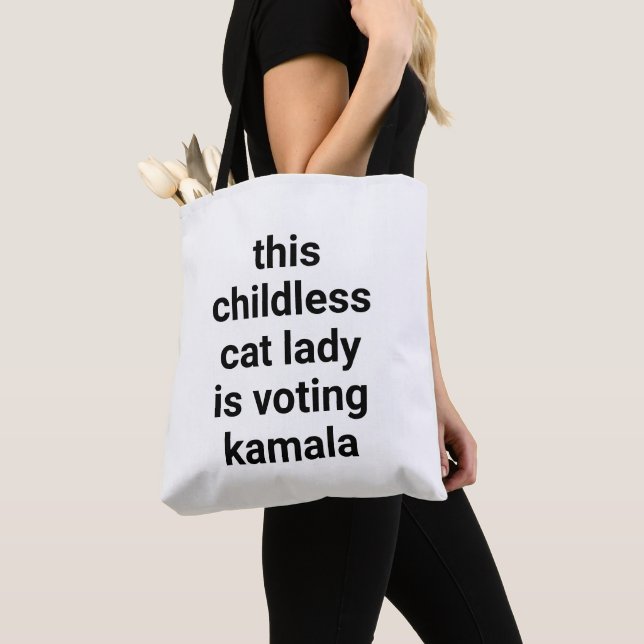 Tote Bag Cette dame de chat sans enfant vote kamala drôle (De près)