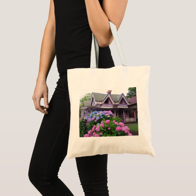 Tote Bag Chalet victorien pourpre - Vignoble de Martha (Devant (produit))