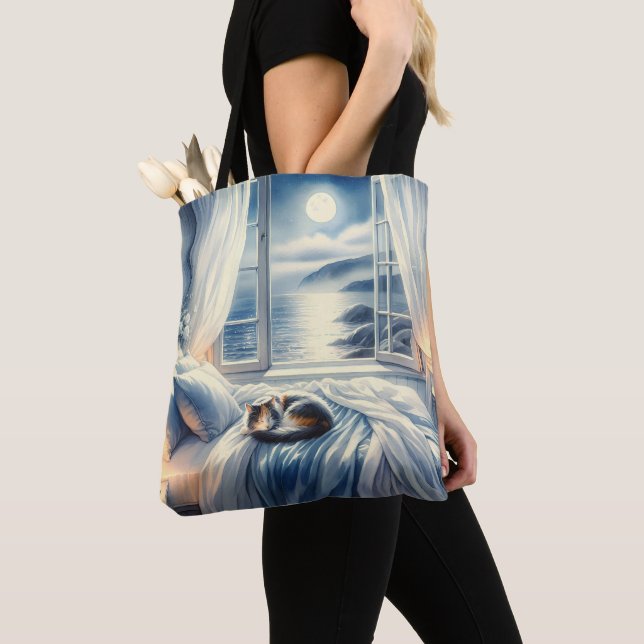 Tote Bag Chambre côtière éclairée par la lune avec un chat  (De près)