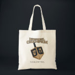 Tote Bag Champion de Dreidel de Hanukkah Cadeau Personnalis<br><div class="desc">Célébrez Hanoukka avec fierté et humour en vous réunissant avec toute la famille. Ce design graphique de festival fait un cadeau parfait pour les fêtes. Que ce soit pour votre voisin,  votre famille,  votre mari,  votre oncle ou votre petit ami</div>