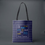 Tote Bag CHANUKAH Aimer Joie Paix BLEU Hébreu<br><div class="desc">Sac fourre-tout festif coloré avec faux argent Star de David en subtil motif arrière - plan. LOVE JOY PEACE y compris les traductions en hébreu sont codées en couleur. Le texte est personnalisable en coque que vous souhaitez modifier n'importe quoi. HAPPY CHANUKAH est également personnalisable. Partie de la collection HANOUKKA...</div>