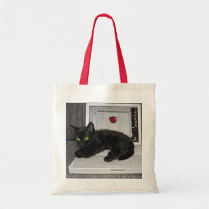 Tote Bag Chat noir de Prunella lounging sur l'ordinateur