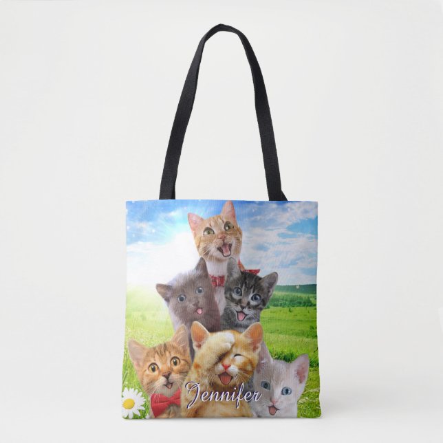 Tote Bag Chatons amusants dans le champ vert. (Devant)